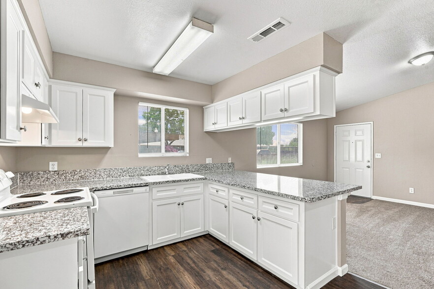 More Photos Of 1262 N Marks Ave, Fresno Apartments For Sale