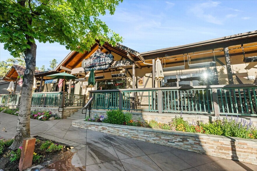 More Photos Of 560 Pine Knot Ave, Big Bear Lake Freestanding For Sale