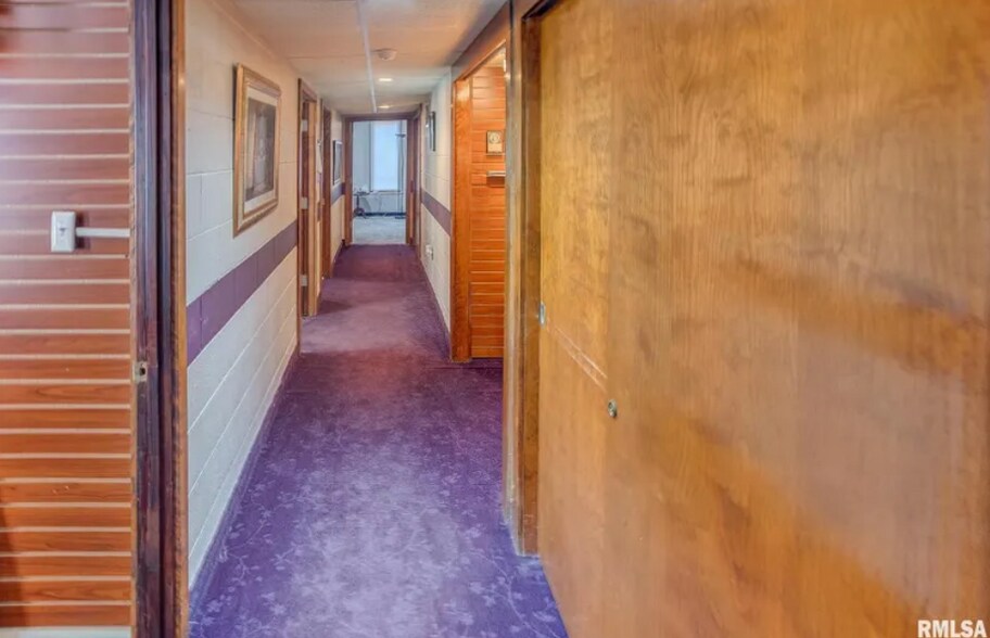 More Photos Of 104 N Pine St, Centralia Religious Facility For Sale