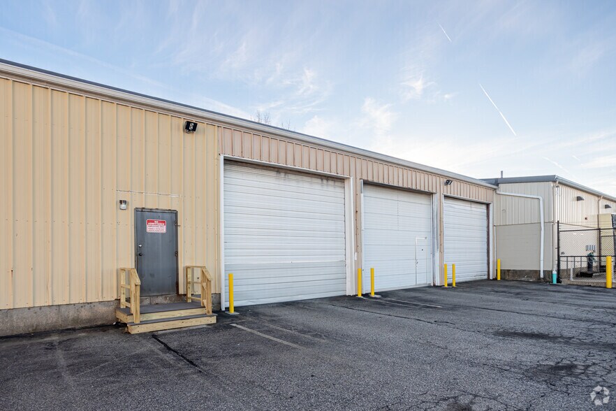 More Photos Of 97 Bancroft St, Auburn Distribution For Lease