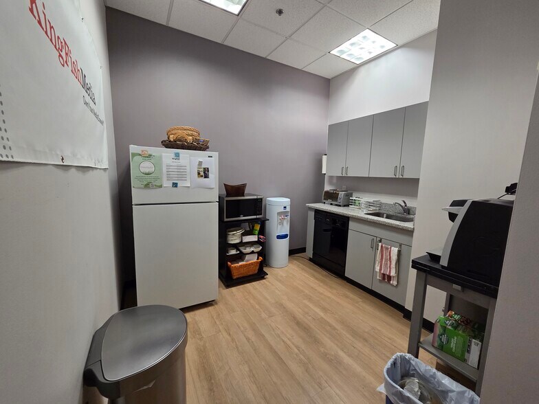 More Photos Of 900 Cummings Ctr, Beverly Medical For Lease