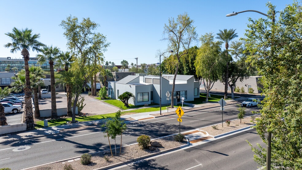 Primary Photo Of 7101 E Indian School Rd, Scottsdale General Retail For Sale