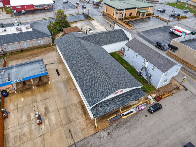 More Photos Of 103 W 2nd St N, Wright City General Retail For Sale