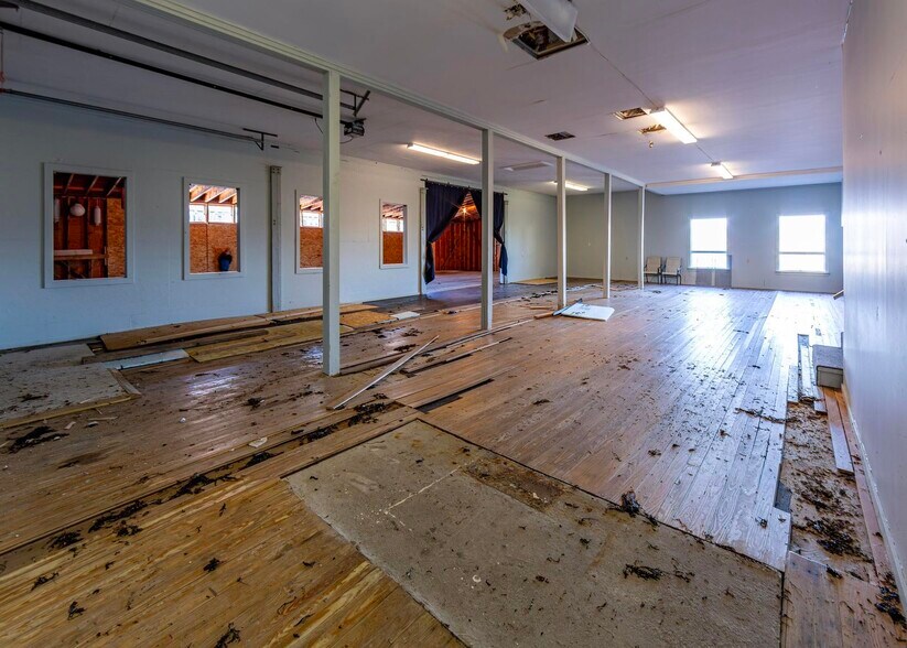 More Photos Of 109 Shore Rd, Southwest Harbor Flex For Sale