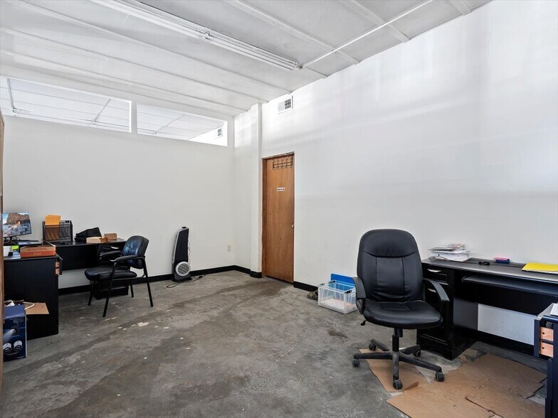 More Photos Of 1480 S State St, Salt Lake City Storefront For Sale