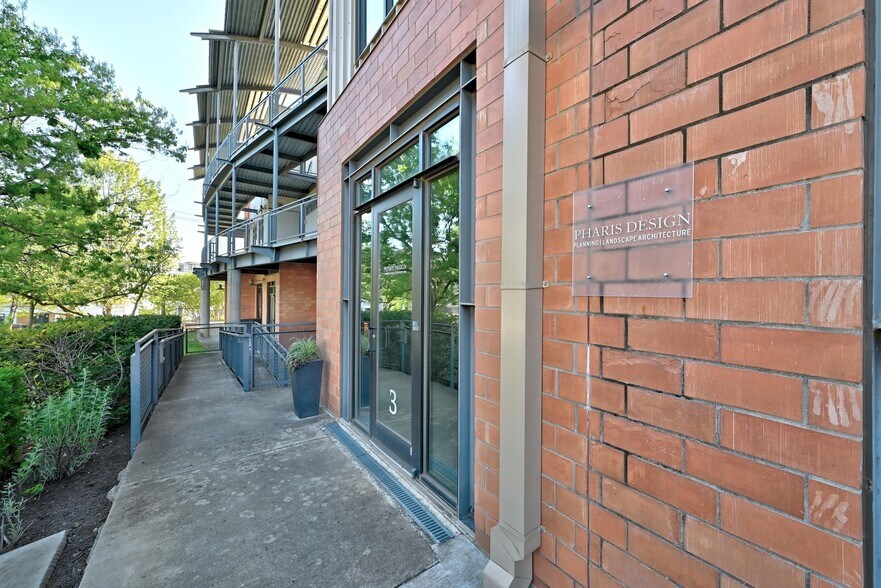 More Photos Of 2525 S Lamar Blvd, Austin Office For Sale