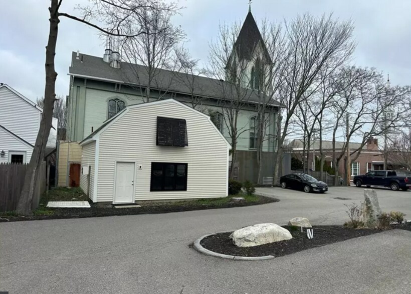 More Photos Of 28 Green St, Newburyport Unknown For Lease