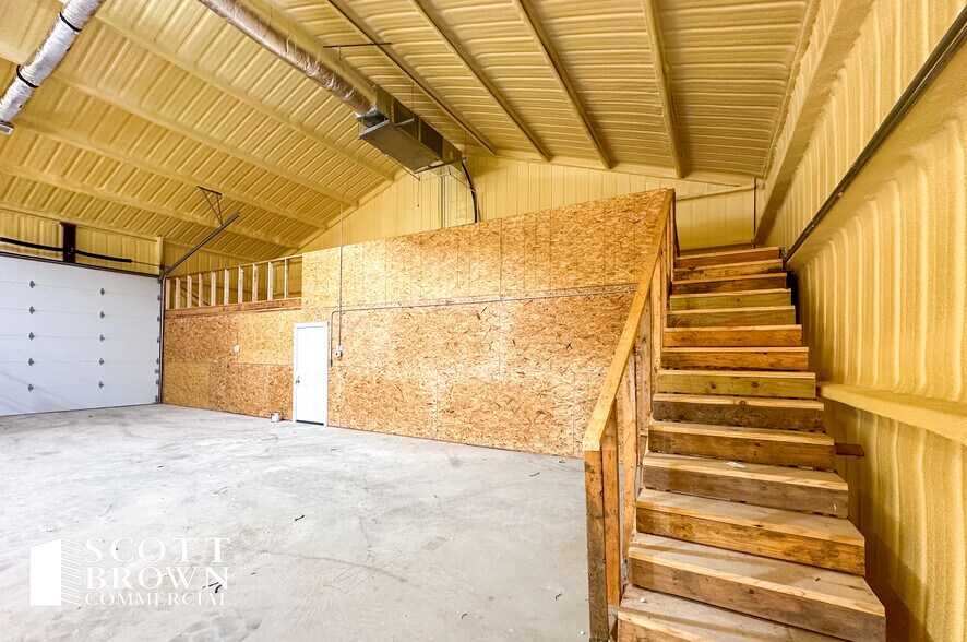 More Photos Of 8307 FM 2164, Sanger Warehouse For Lease