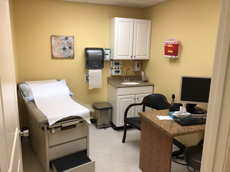 More Photos Of 1000-1099 Vendall Rd, Dyersburg General Retail For Lease