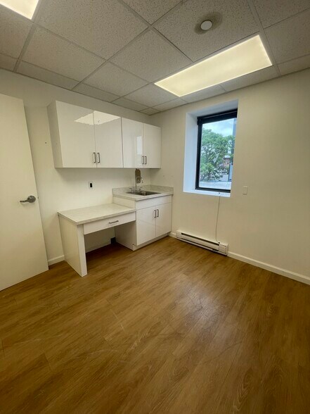 More Photos Of 115 Christopher Columbus Dr, Jersey City Medical For Lease