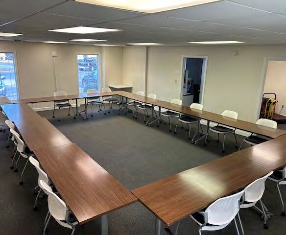 More Photos Of 210-214 Packets Ct, Williamsburg Office For Lease