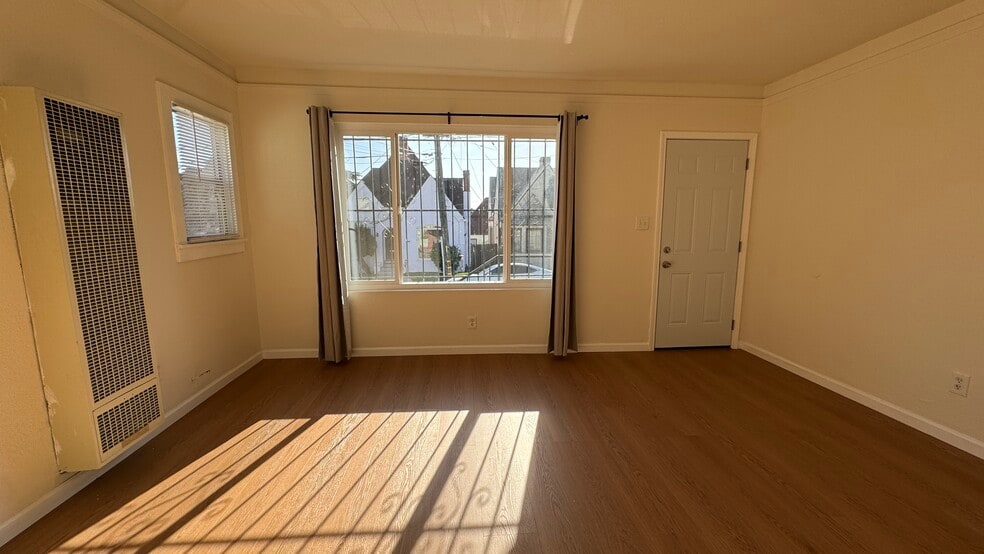 More Photos Of 7300-7302 Ney Ave, Oakland Apartments For Sale