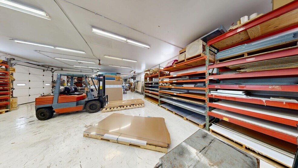 More Photos Of 21706 E US Highway 30, Lynwood Warehouse For Sale