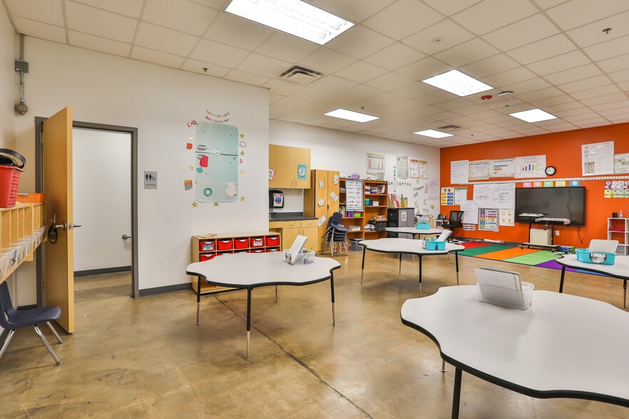 More Photos Of 4343 W Commerce St, San Antonio Schools For Sale