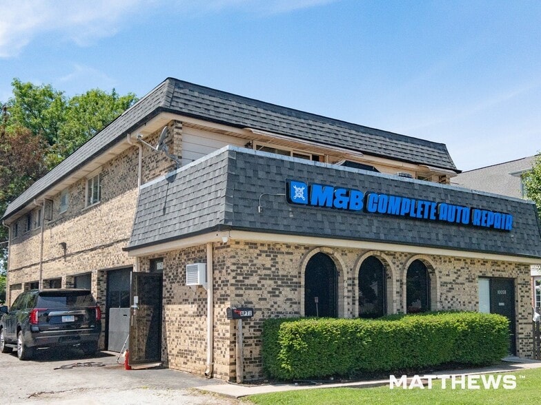 More Photos Of 10058 S Roberts Rd, Palos Hills Office For Sale