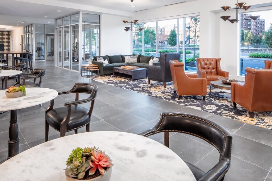 More Photos Of 1555 Ellinwood Ave, Des Plaines Apartments For Lease