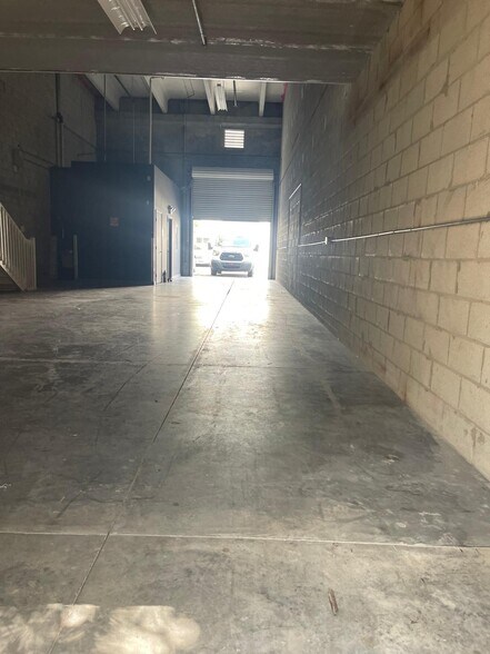 More Photos Of 14141-14157 SW 119th Ave, Miami Light Distribution For Lease