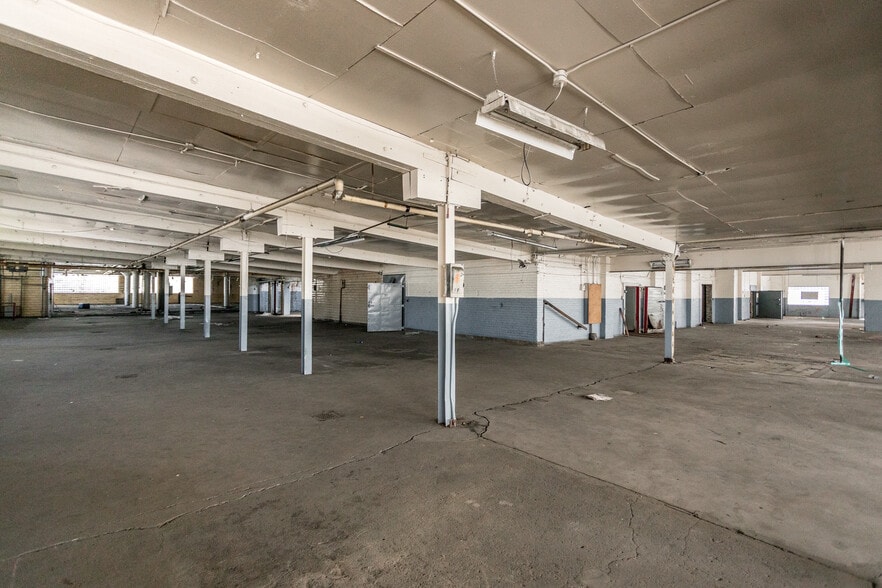 More Photos Of 2600 E Grand Blvd, Detroit Warehouse For Sale