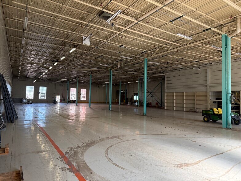 More Photos Of 700 Dura Beauty Ln, Wisconsin Rapids Warehouse For Lease