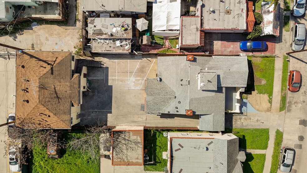 More Photos Of 162 W 65th St, Los Angeles Multifamily For Sale