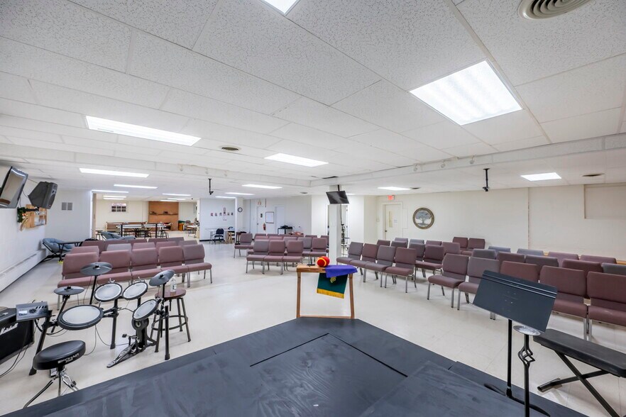 More Photos Of 7740 Cherokee Rd, Richmond Religious Facility For Sale