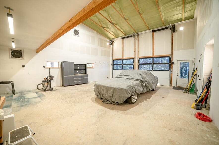 More Photos Of 53 Passion Play Road, Eureka Springs Flex For Sale