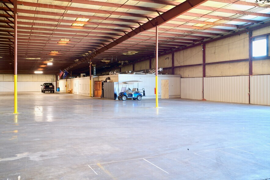 More Photos Of 847 W Main St, Lake City Warehouse For Lease
