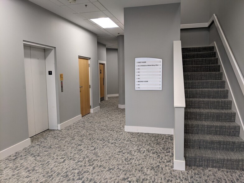 73 Buffalo St, Canandaigua, NY 14424 Lofts/Showrooms For Lease