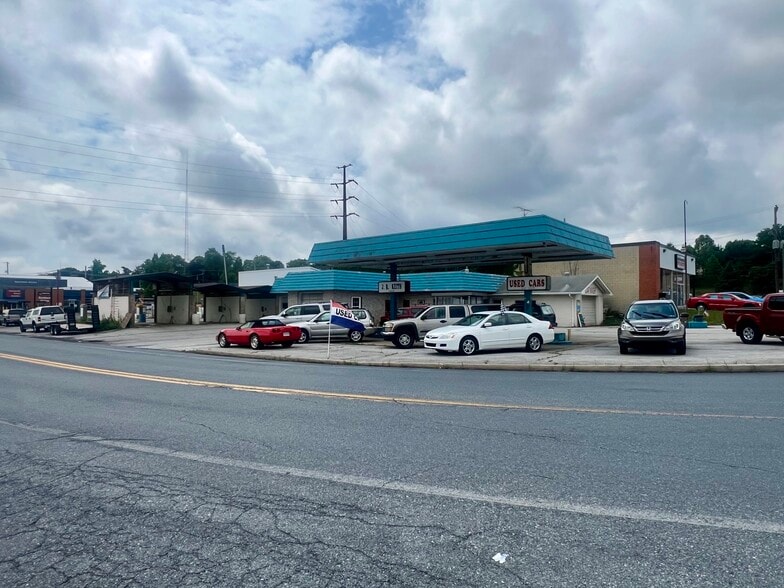More Photos Of 125 John St, Westminster Auto Dealership For Sale