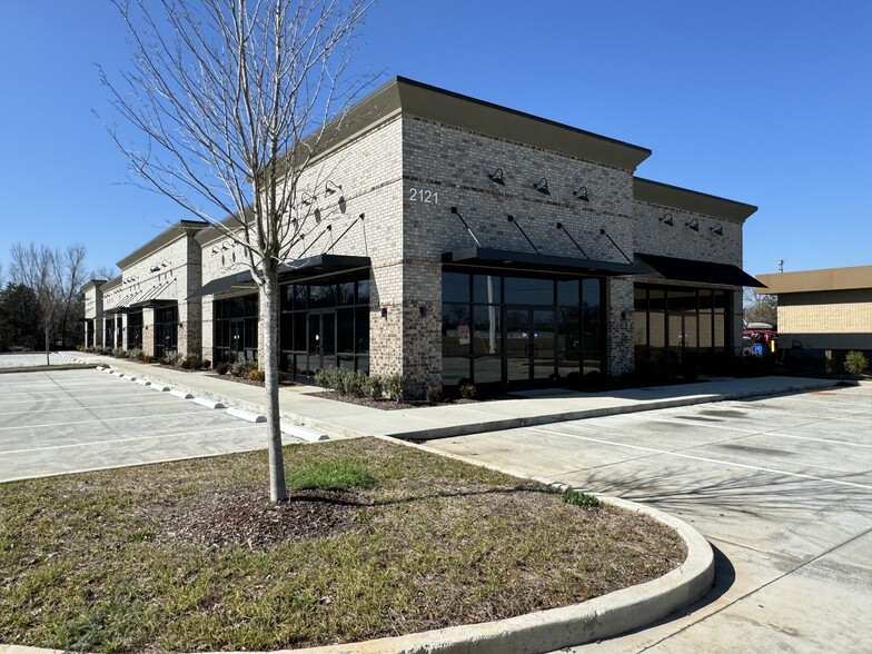 Primary Photo Of 2121 NW Broad St, Murfreesboro Storefront Retail Office For Lease