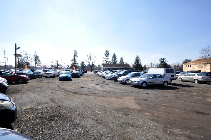 More Photos Of 1634 Nottingham Way, Hamilton Auto Dealership For Sale