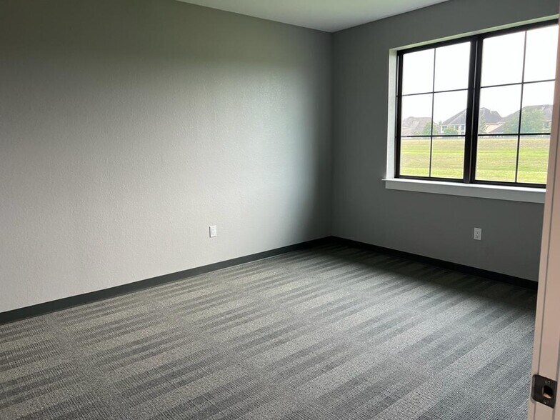 More Photos Of 800 Bonaventure Way, Sugar Land Medical For Sale