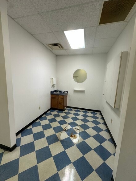 More Photos Of 493 N Front St, Memphis Office For Lease