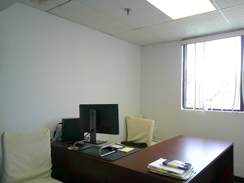 More Photos Of 17 Farmington Ave, Plainville Unknown For Lease