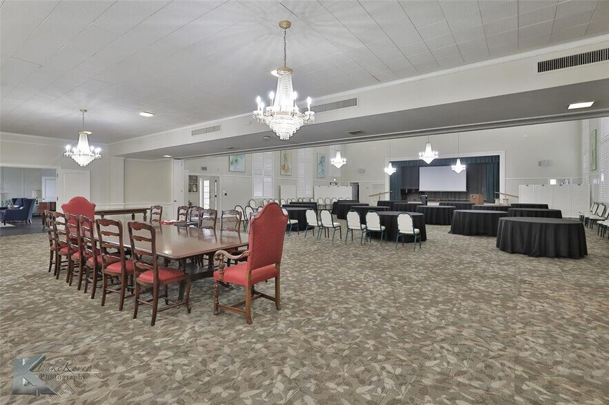 More Photos Of 3425 S 14th St, Abilene Lodge Meeting Hall For Sale