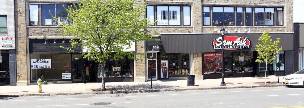 More Photos Of 178 Mamaroneck Ave, White Plains Storefront Retail Office For Lease