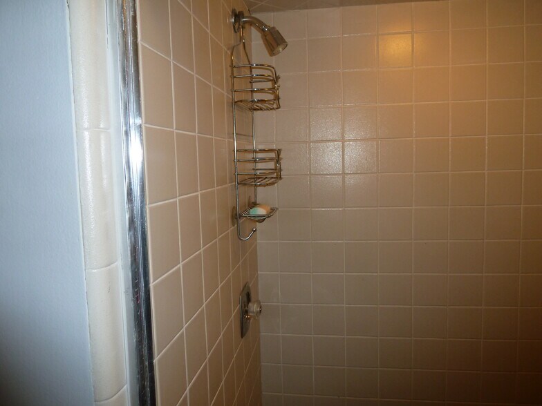 More Photos Of 24724 Lahser Rd, Southfield Office For Sale