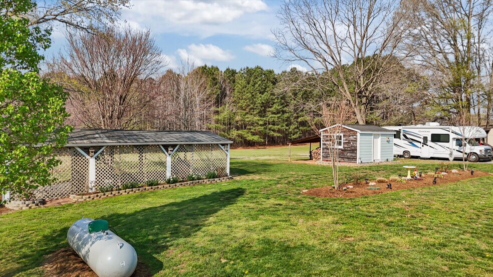 More Photos Of 10612 Durham Rd, Timberlake Flex For Sale