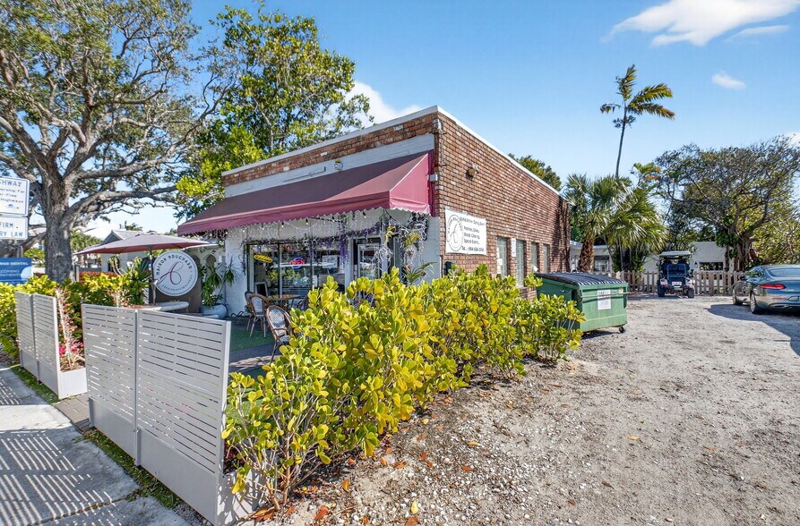 More Photos Of 825 N Federal Hwy, Delray Beach Storefront Retail Residential For Sale
