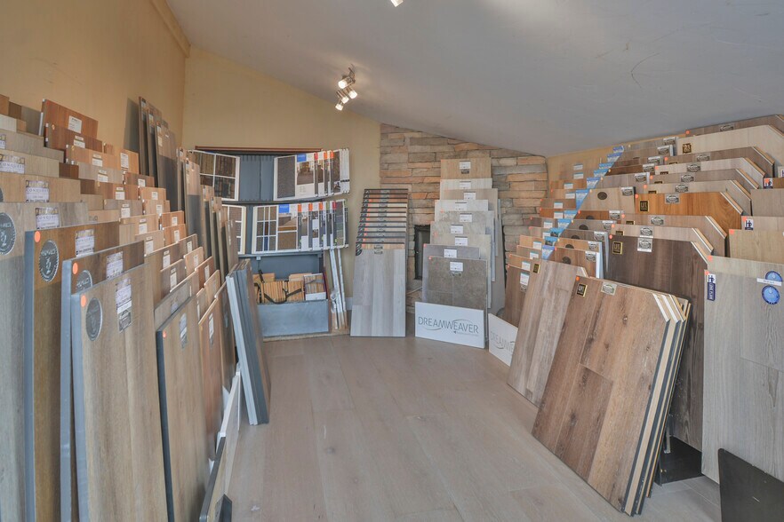 More Photos Of 25266 Highway 18, Crestline Service Station For Sale