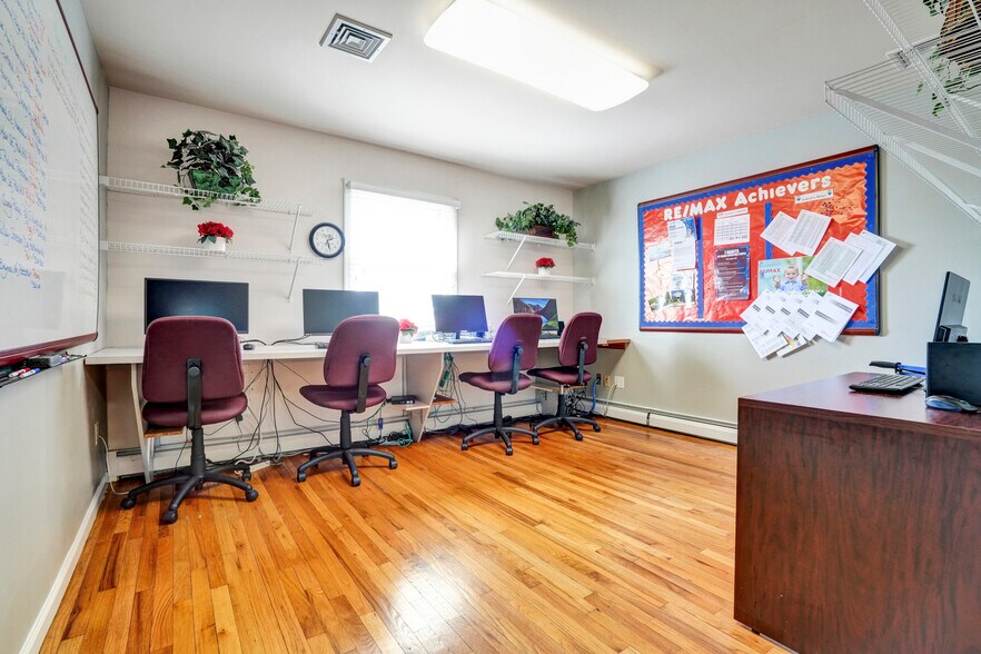 More Photos Of 1425 S Collegeville Rd, Collegeville General Retail For Lease