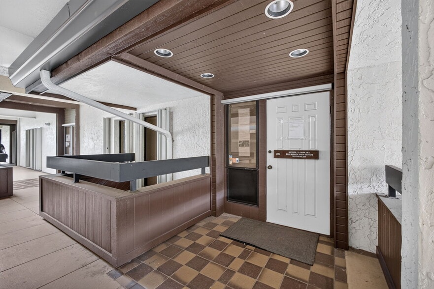 More Photos Of 3355 Burns Rd, Palm Beach Gardens Medical For Lease