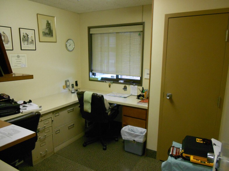 More Photos Of 1795 Main St, Springfield Medical For Sale