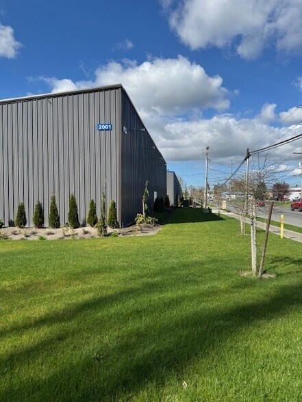 More Photos Of 2001 Henson Rd, Mount Vernon Distribution For Lease