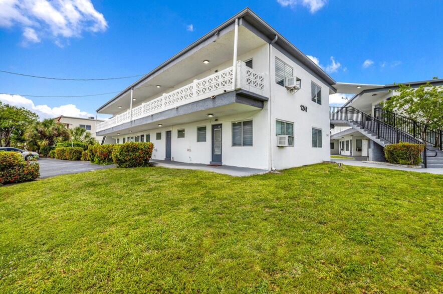 More Photos Of 1241-1251 W River Dr, Margate Apartments For Sale