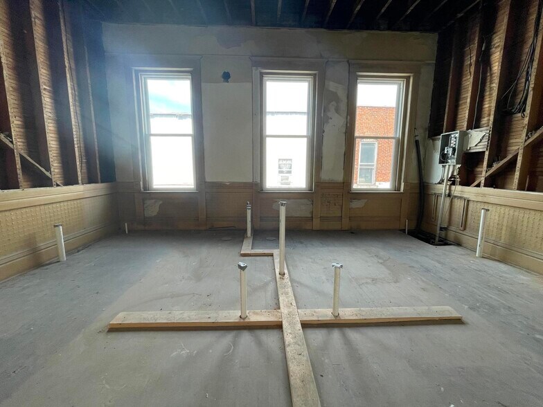 More Photos Of 99-101 Fraley st, Kane Flex For Sale