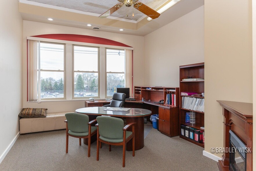 More Photos Of 581 Ottawa Ave, Holland Light Distribution For Sale