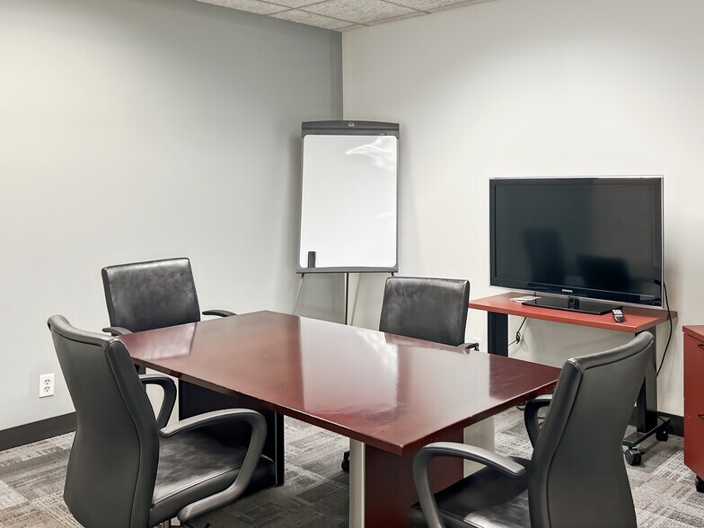 More Photos Of 5 Revere Dr, Northbrook Coworking Space