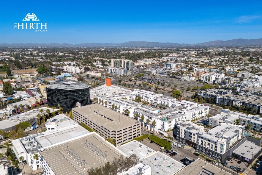 More Photos Of 11128 Weddington St, North Hollywood Movie Radio TVStudio For Sale