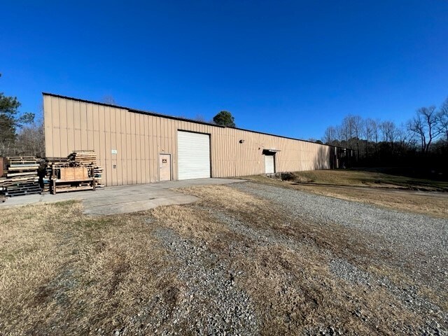 More Photos Of 257 Grove Ct, Thomasville Warehouse For Lease